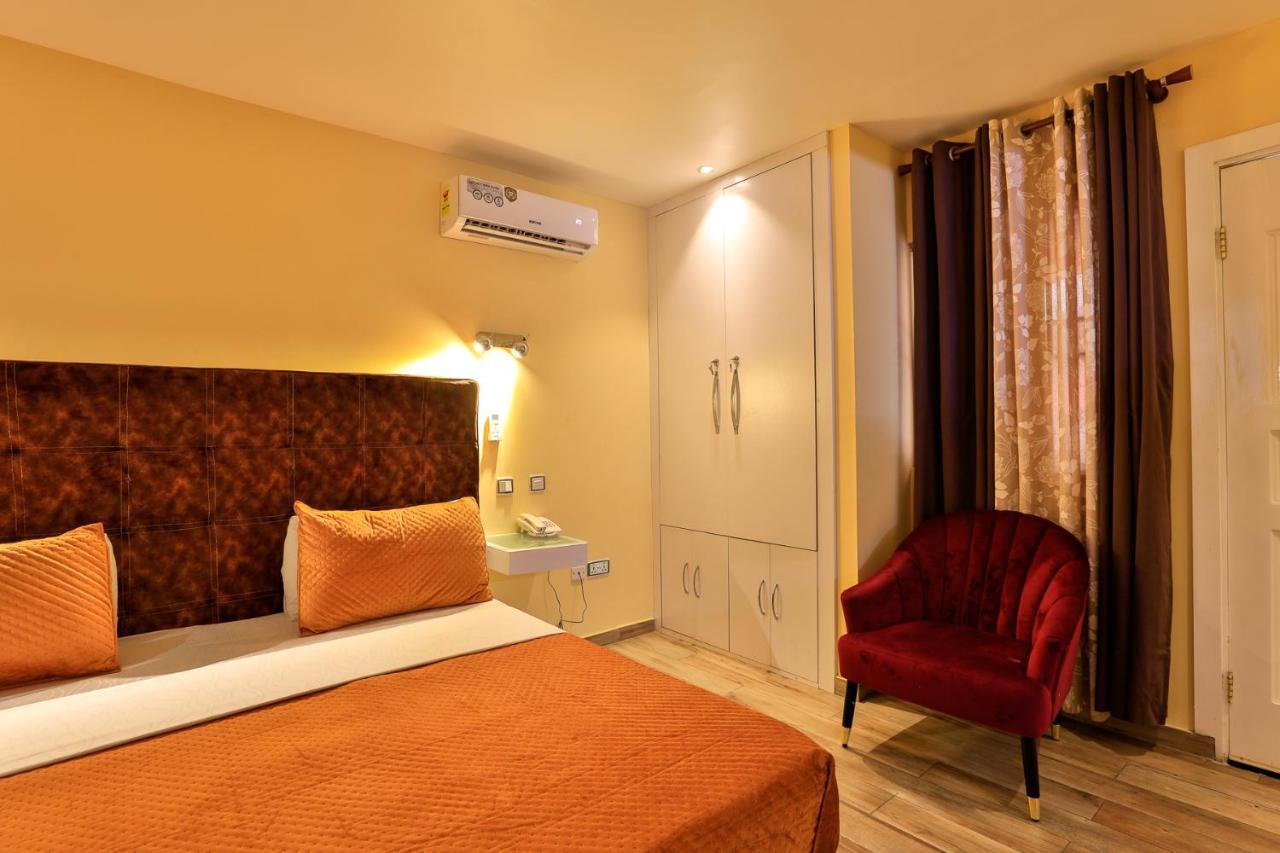 Roses Guest House คูมาซี ภายนอก รูปภาพ