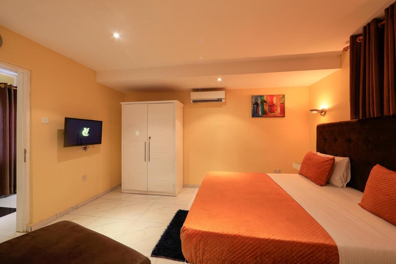 Roses Guest House คูมาซี ภายนอก รูปภาพ