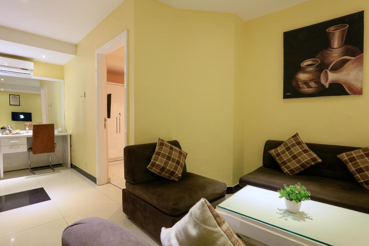 Roses Guest House คูมาซี ภายนอก รูปภาพ