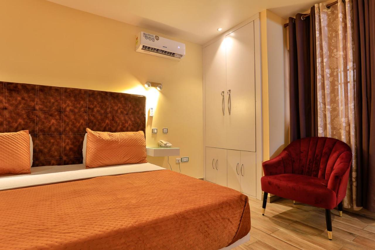 Roses Guest House คูมาซี ภายนอก รูปภาพ
