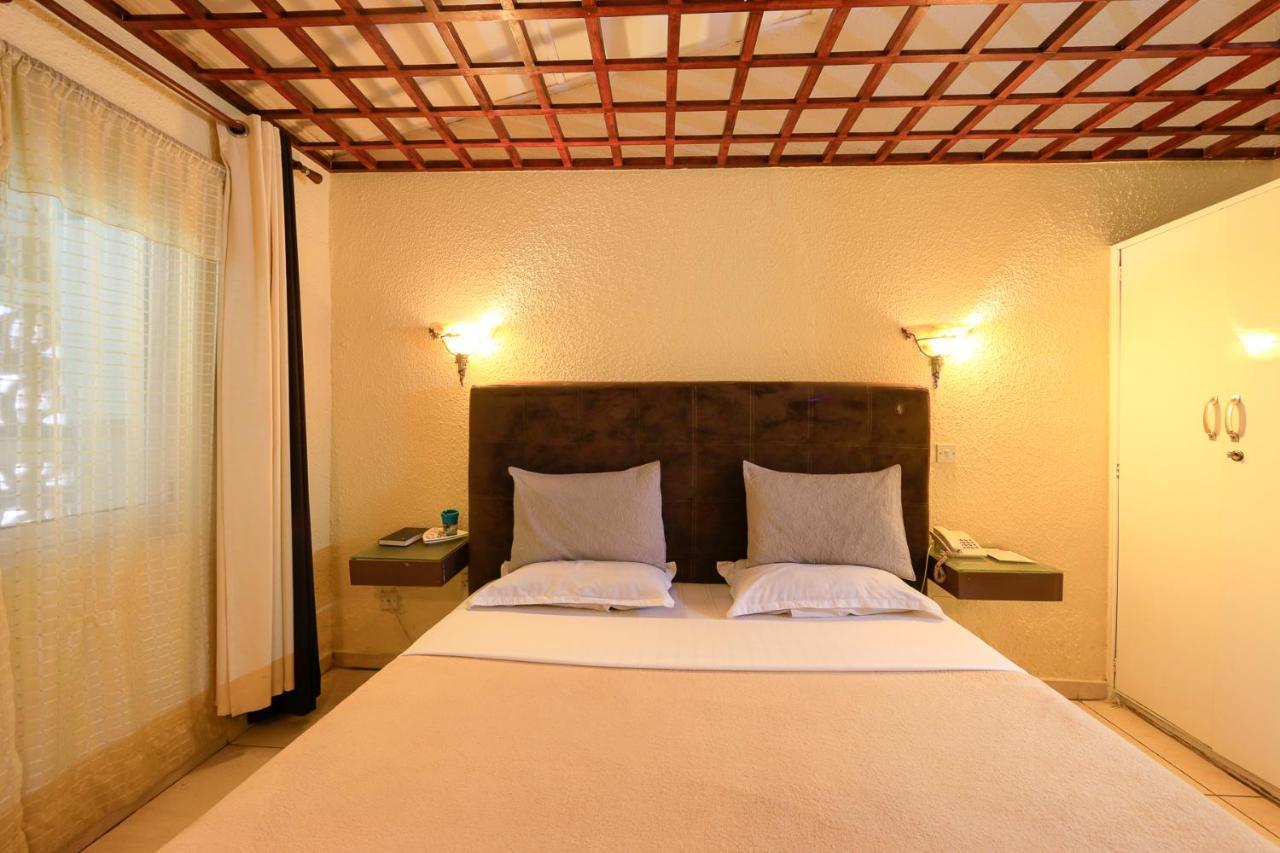 Roses Guest House คูมาซี ภายนอก รูปภาพ